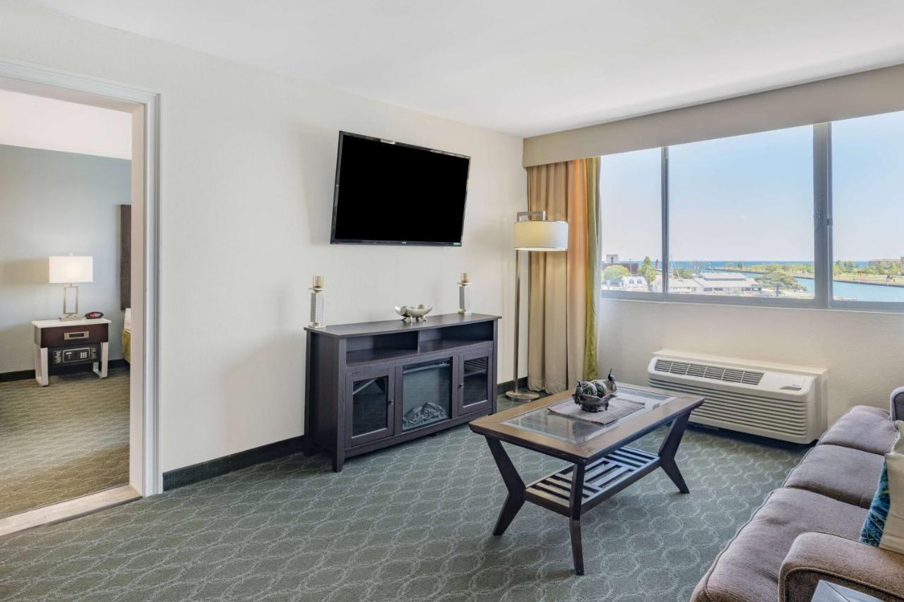 Wyndham Garden Kenosha Harborside Otel Dış mekan fotoğraf
