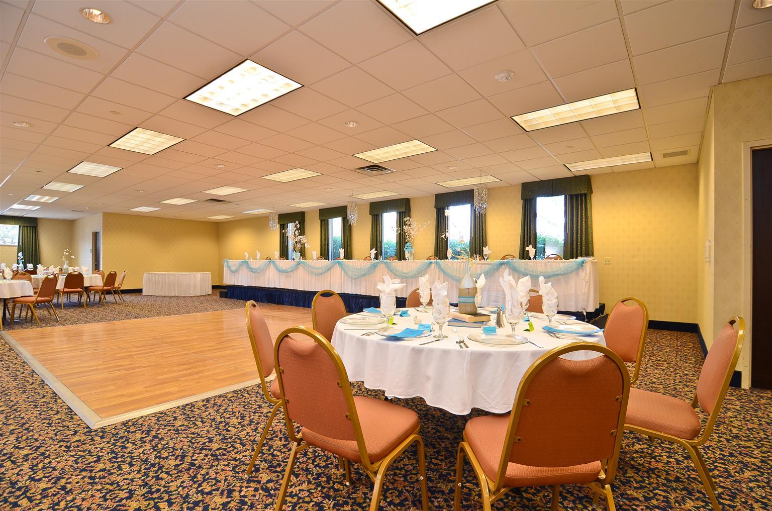 Wyndham Garden Kenosha Harborside Otel Restoran fotoğraf